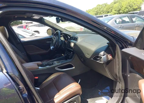 2017 Jaguar F-Pace S z USA, uszkodzony, nr VIN SADCM2BVXHA072629